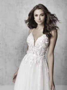 שמלת כלה פרחים תלת מימדיים